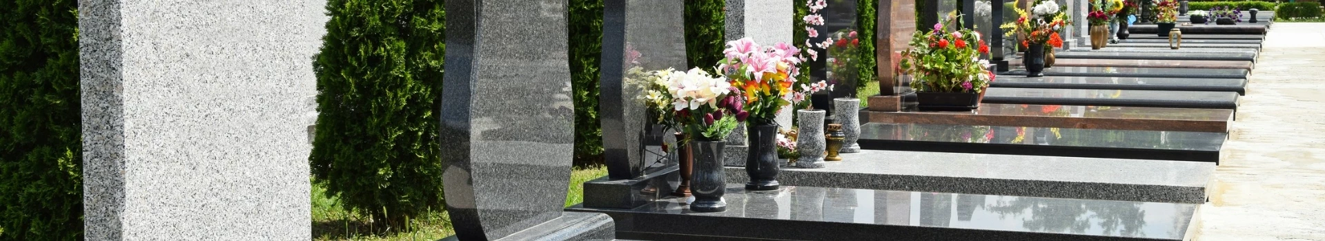 puste pojedyncze nagrobki