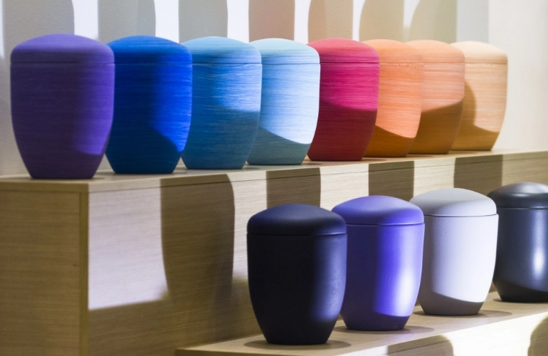 różnokolorowe urny do wyboru